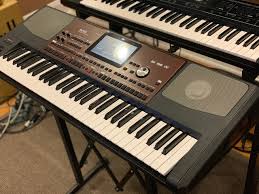 Korg Pa700 61-key Arranger Workstation
